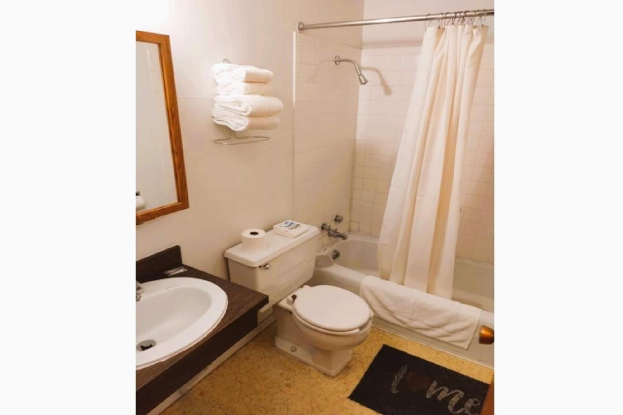 Hotel Voyageur By Oyo At Mn